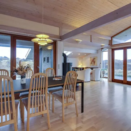 Tatil Evi Essie